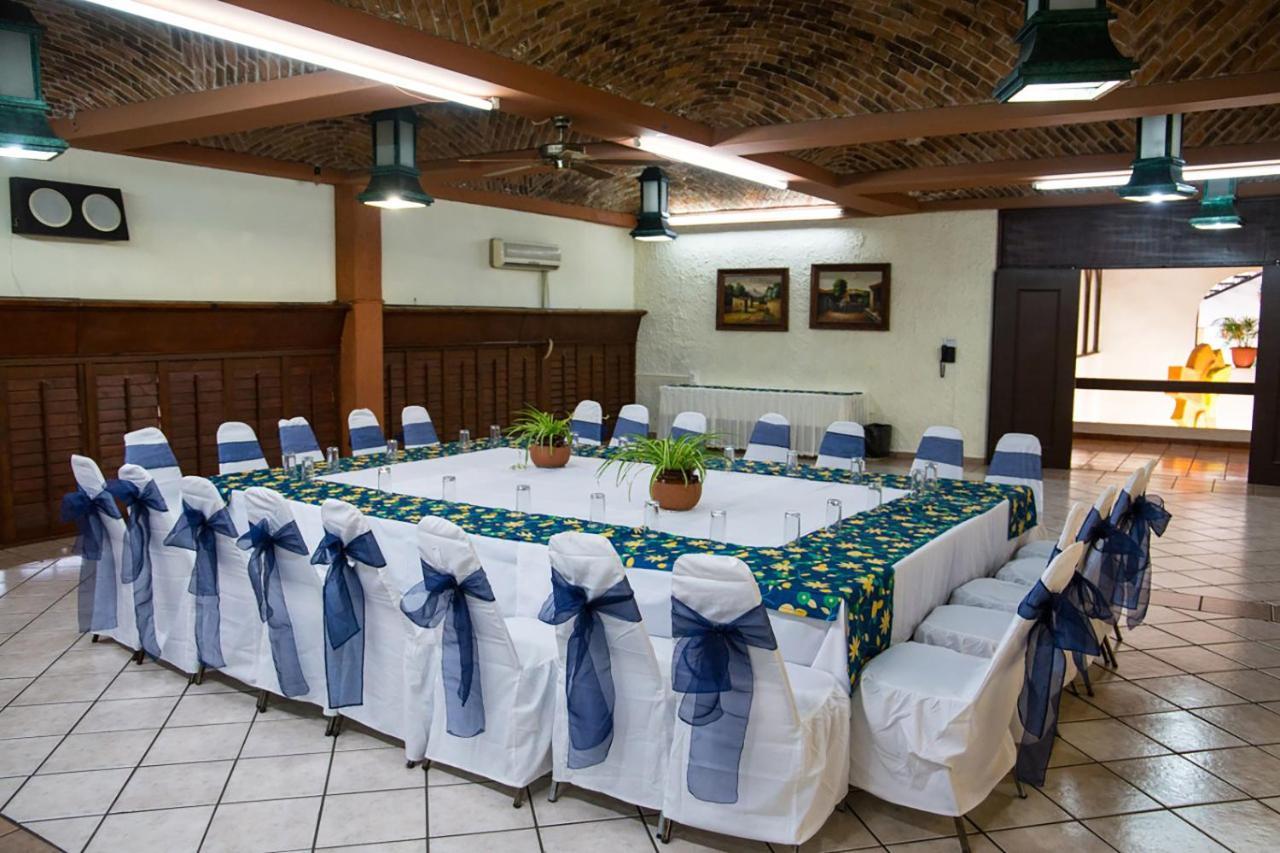 Hotel&Suites Villa del Sol Morelia Esterno foto