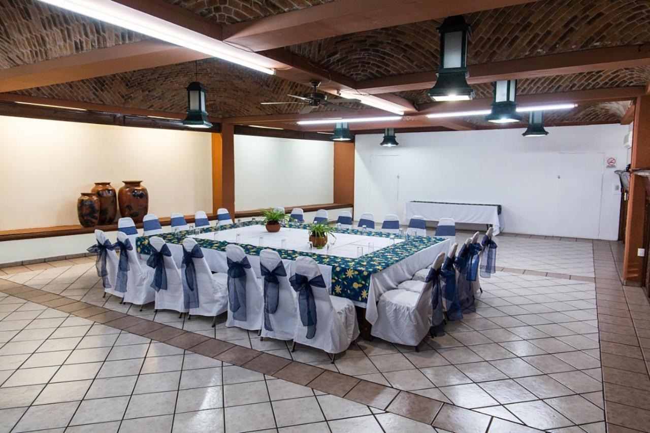 Hotel&Suites Villa del Sol Morelia Esterno foto