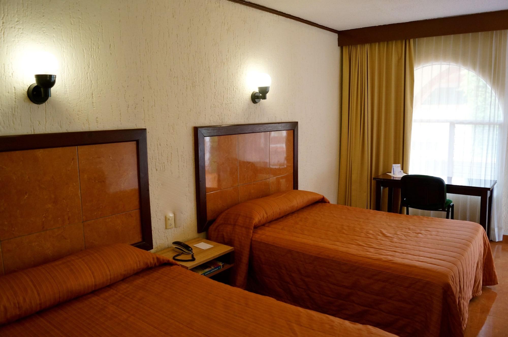 Hotel&Suites Villa del Sol Morelia Esterno foto
