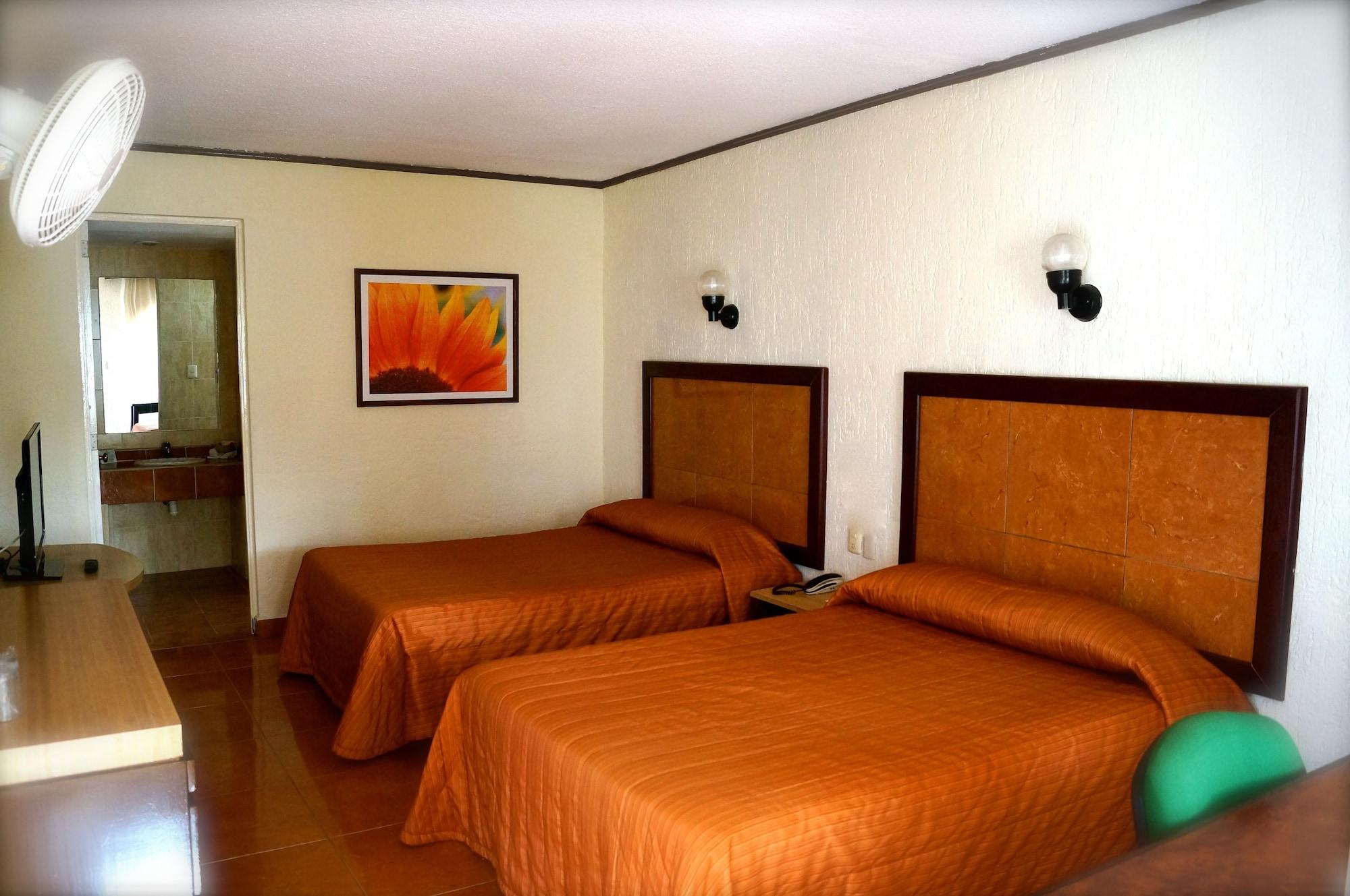 Hotel&Suites Villa del Sol Morelia Esterno foto