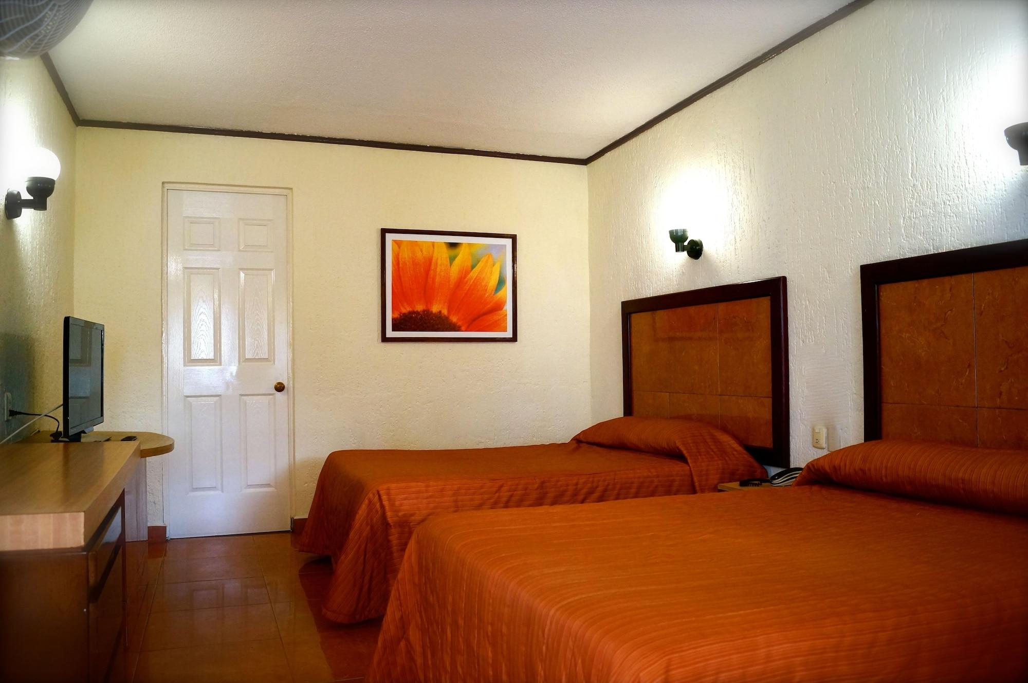 Hotel&Suites Villa del Sol Morelia Esterno foto