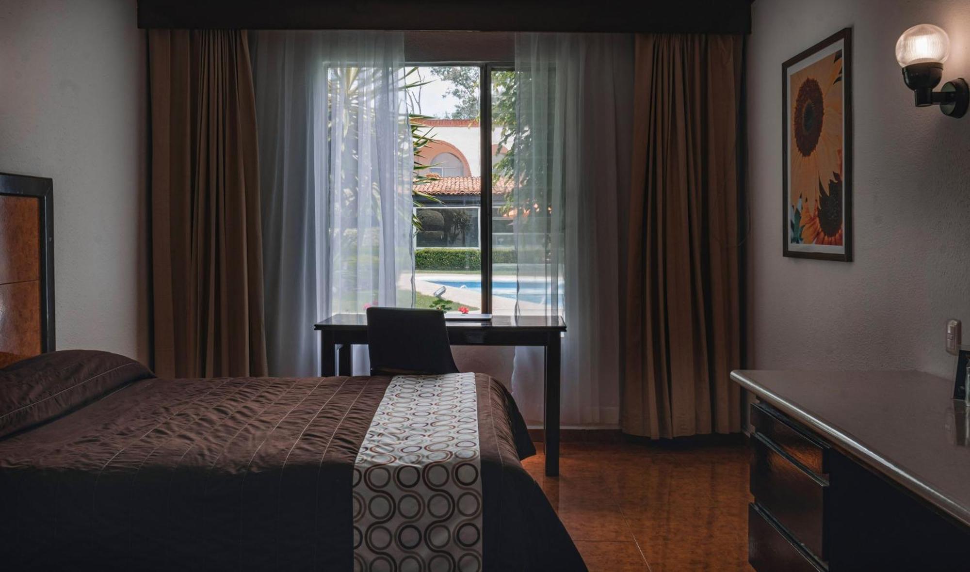 Hotel&Suites Villa del Sol Morelia Esterno foto