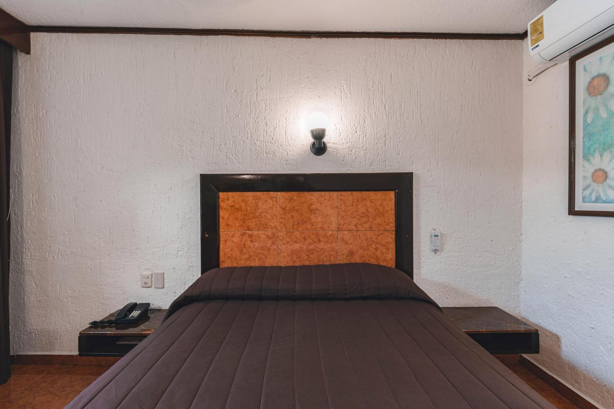 Hotel&Suites Villa del Sol Morelia Esterno foto