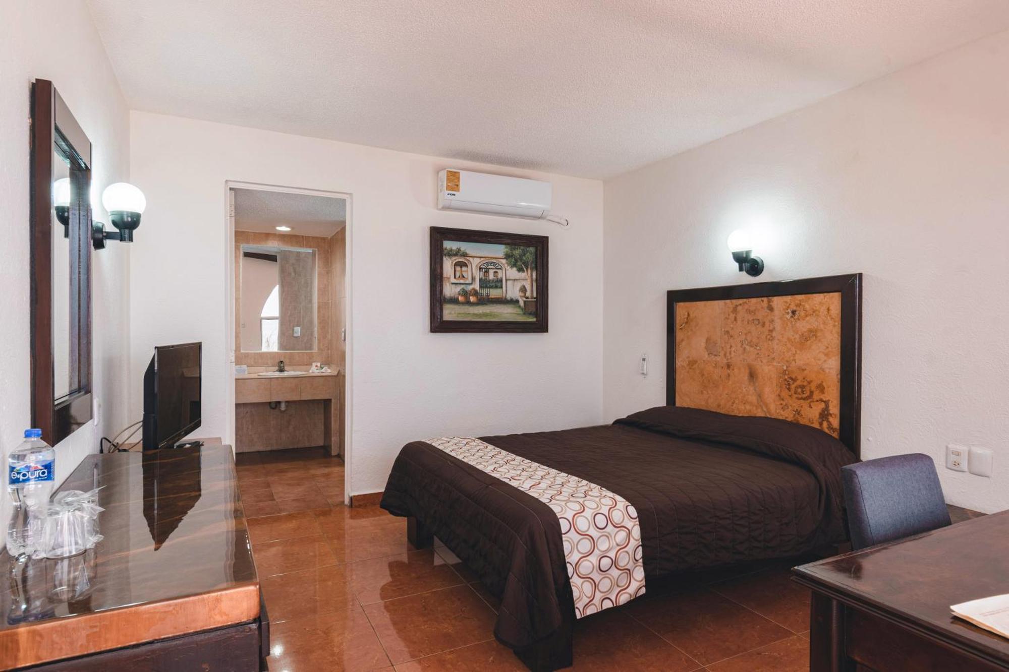 Hotel&Suites Villa del Sol Morelia Esterno foto