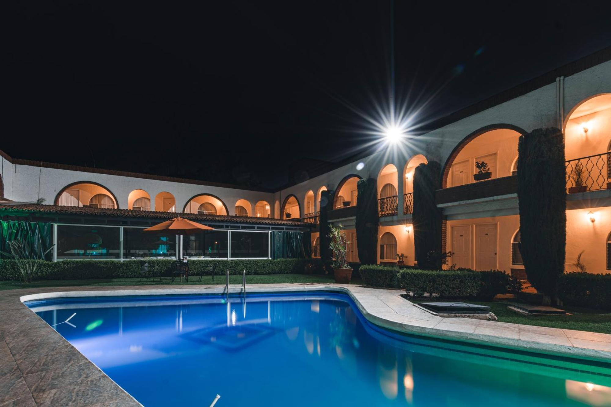 Hotel&Suites Villa del Sol Morelia Esterno foto