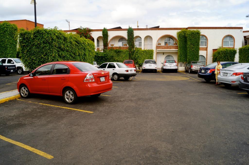 Hotel&Suites Villa del Sol Morelia Esterno foto